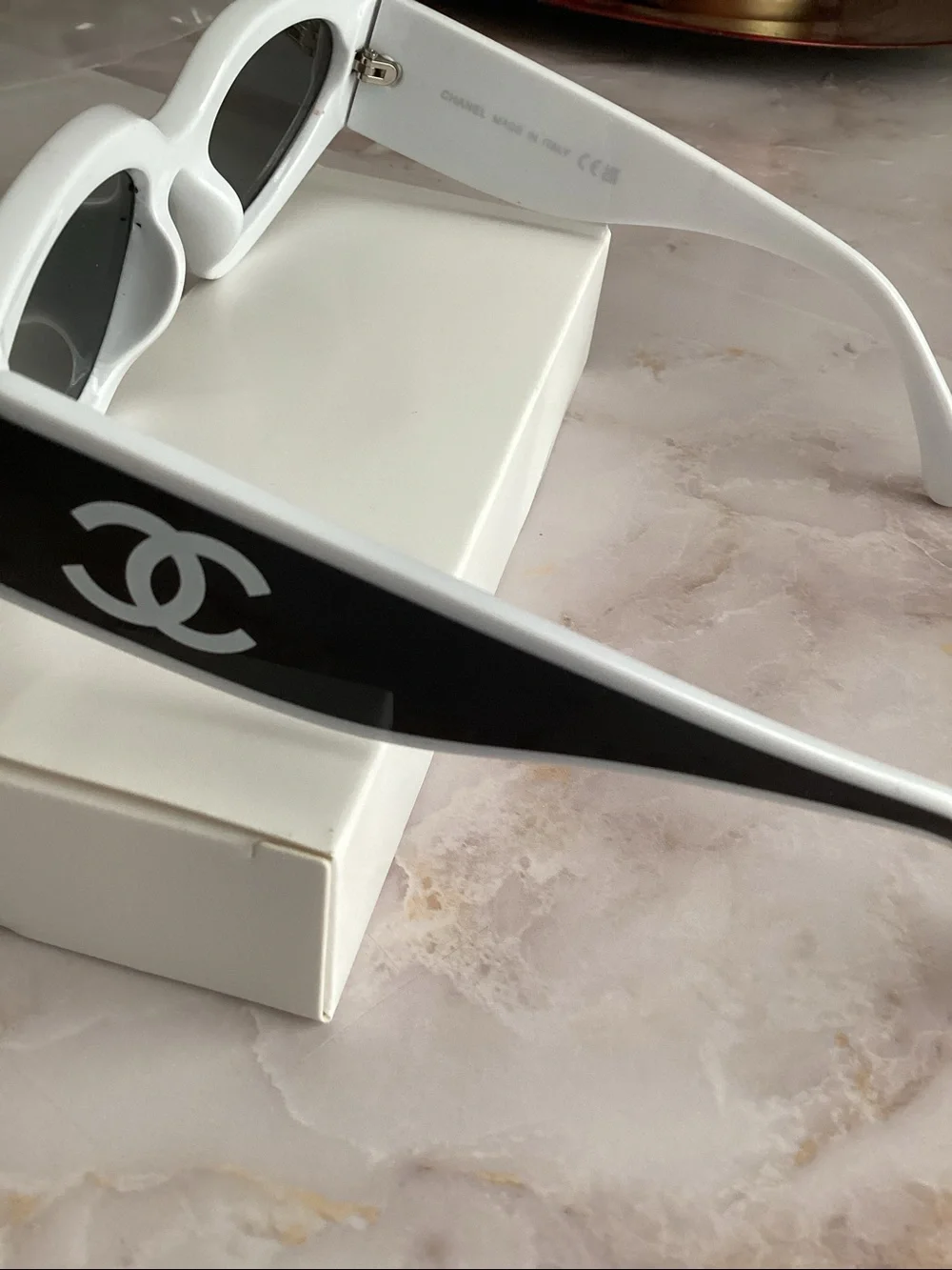 black and white fashion sun glasses